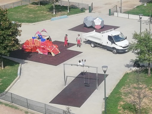 L'intervento per i giochi vandalizzati