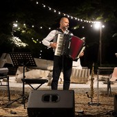 Estate Reale 2025, il &quot;Giardino dei Poeti&quot;: una serata di performance di poesia, reading poetici e musica dal vivo