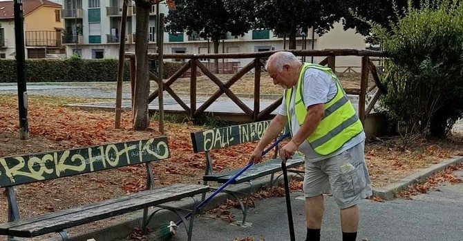 Giorgio Scialuga, 65 anni, si prende cura del suo quartiere
