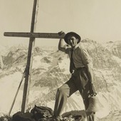 Gino Balzola sulla vetta del Monte Thabor nel 1947