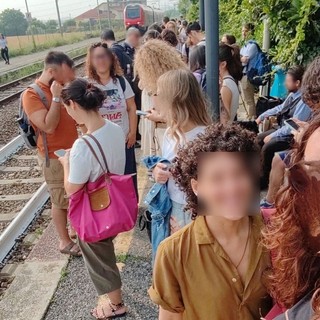 Ressa sulla Torino-Ivrea, tante persone ammassate