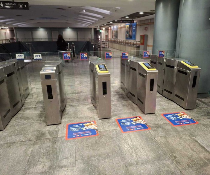 Segnaletica a pavimento per il pagamento contactless