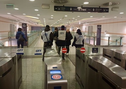 Sempre meno 'portoghesi' a bordo di autobus e tram torinesi