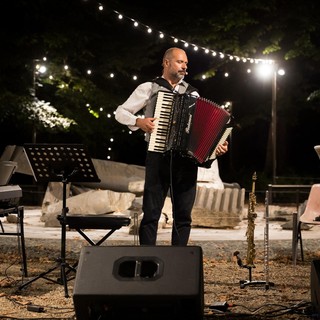 Estate Reale 2025, il &quot;Giardino dei Poeti&quot;: una serata di performance di poesia, reading poetici e musica dal vivo