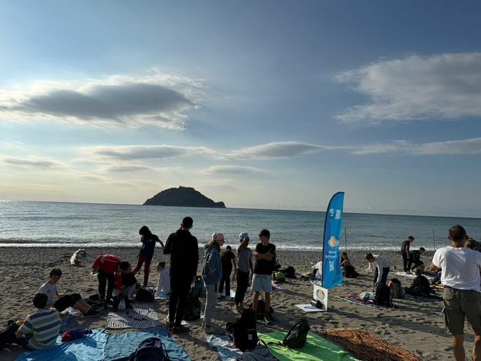 Studenti torinesi impegnati in immersioni al mare