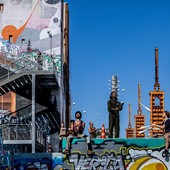 Chieri si trasforma in palco a cielo aperto: torna il Nice Festival, otto giorni di circo contemporaneo e meraviglia urbana