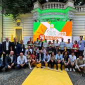 gruppo di persone premiate