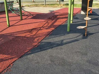 Nuova area giochi per via Como Nuova area giochi per via Como