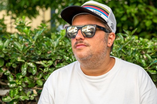 Gianluca Vitiello a Torino, lo speaker di Radio Deejay presenta il suo film &quot;Noi non siamo napoletani&quot;