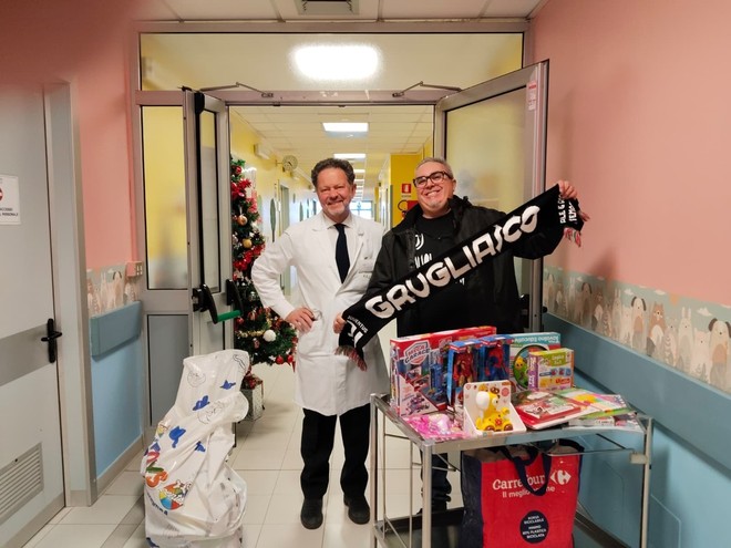 Juventus Club Grugliasco: doni e giocattoli per i bimbi dell'ospedale di Rivoli