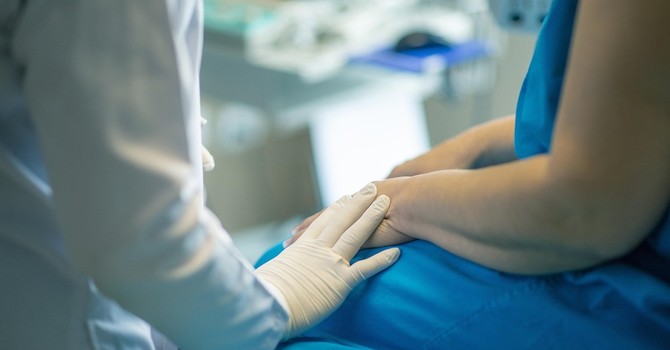 Sanità: in Piemonte in dieci anni 280 medici ospedalieri in meno, nel 2025 tornano a salire le dimissioni