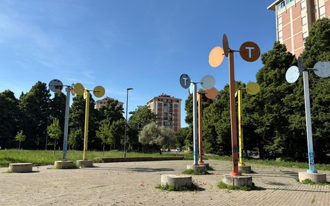 Le girandole di Torino 2006 cadono a pezzi: &quot;Demolirle o ristrutturarle?&quot;