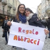 Stringiamoci: il 21 gennaio è la Giornata Mondiale dell’Abbraccio