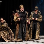 Teatro Stabile: Gabriele Lavia è Re Lear, Matthias Martelli accende il fuoco degli "Eretici" Teatro Stabile: Gabriele Lavia è Re Lear, Matthias Martelli accende il fuoco degli "Eretici"