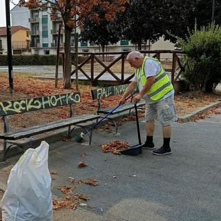 Giorgio Scialuga, 65 anni, si prende cura del suo quartiere