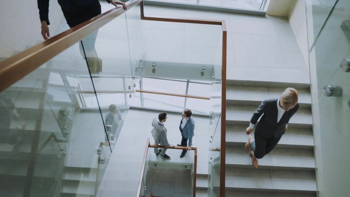 Sicurezza negli uffici e spazi di coworking: le procedure di evacuazione per il settore terziario