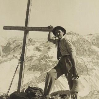 Gino Balzola sulla vetta del Monte Thabor nel 1947