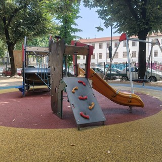 Valdocco ha un giardinetto tutto nuovo: giochi, panchine e un ping pong davanti alla scuola De Amicis