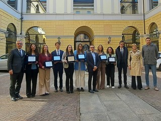 Una immagine degli studenti premiati