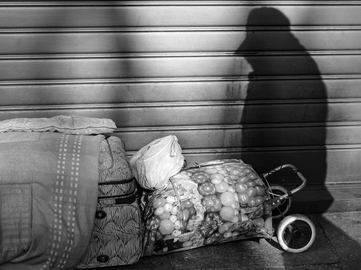 Fotografia di Michele D'Ottavio, serie "Homeless", esibita durante la mostra "Randagi"