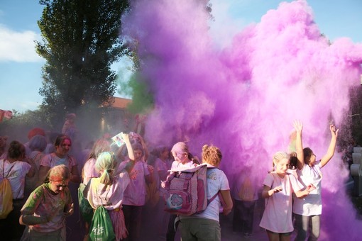 Castiglione Torinese si prepara  a fare festa con la Hope Color