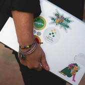 Torna &quot;In Pari&quot;, il volontariato digitale che fa crescere studenti e tutor