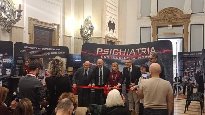 Mostra e convegno sulla psichiatria al Palazzo della Luce