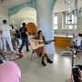 Levante fa visita ai pazienti del Regina Margherita prima del concerto a Venaria Levante fa visita ai pazienti del Regina Margherita prima del concerto a Venaria