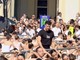 Roberto Bolle in azione in piazza San Carlo