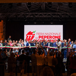Taglio del nastro per la nuova edizione della Fiera del Peperone