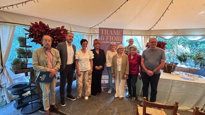 Nasce “Trame di Fiori”: il centro storico di Chieri si trasforma in un itinerario d'arte floreale e musica Nasce “Trame di Fiori”: il centro storico di Chieri si trasforma in un itinerario d'arte floreale e musica