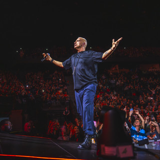 Eros Ramazzotti, il concerto per i 30 ani di "Dove c'è musica" all'Allianz Stadium Eros Ramazzotti, il concerto per i 30 ani di "Dove c'è musica" all'Allianz Stadium