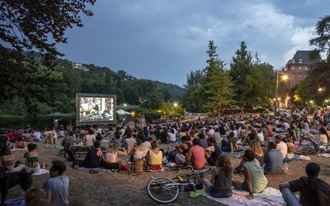 Tornano gli appuntamenti con il cinema all'aperto