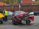 Scontro tra auto all'incrocio in via Monginevro