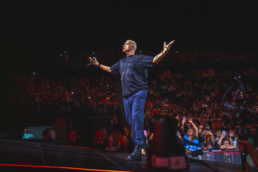 Eros Ramazzotti, il concerto per i 30 anni di "Dove c'è musica" all'Allianz Stadium Eros Ramazzotti, il concerto per i 30 anni di "Dove c'è musica" all'Allianz Stadium