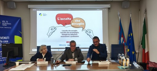 Ivana De Micheli, il giornalista Alberto Manzo e Silvio Magliano durante la tavola rotonda da Vol.To