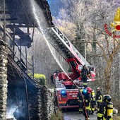 Novalesa, maxi intervento dei Vigili del Fuoco per l’incendio di un’abitazione