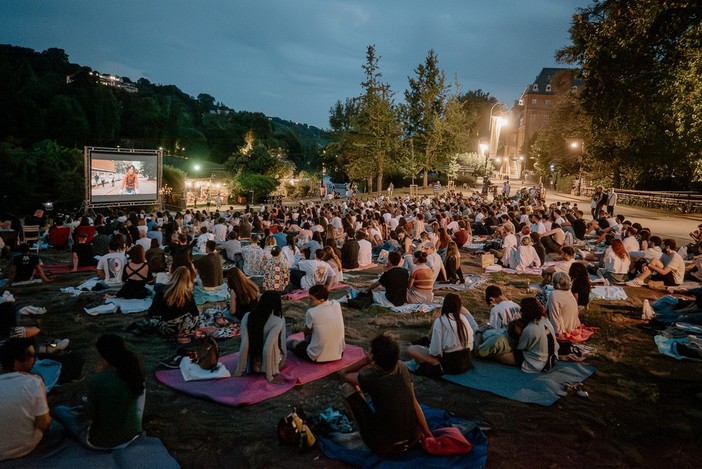 “L’odore della notte”, il cinema va in scena sul prato dell’Imbarchino nelle sere d’estate “L’odore della notte”, il cinema va in scena sul prato dell’Imbarchino nelle sere d’estate
