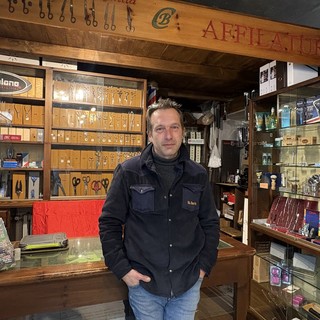 L’Antica Coltelleria Broard di via del Pino chiude: “Ho abbassato la serranda a Natale e non la rialzo più”