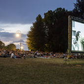 Cinema all'aperto: dove assistere alle proiezioni dei film sotto le stelle nelle sere d'estate Cinema all'aperto: dove assistere alle proiezioni dei film sotto le stelle nelle sere d'estate