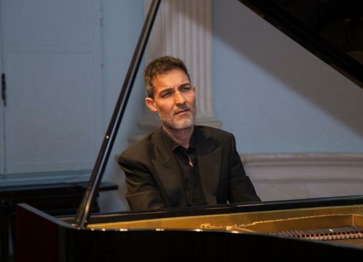 Tra musica e poesia, l'incontro tra Carmelo Spoto e Annunziato Gentiluomo. Tra musica e poesia, l'incontro tra Carmelo Spoto e Annunziato Gentiluomo.