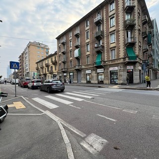 L'attraversamento crea problemi alle auto e ai pedoni. La Circoscrizione 8: “Presto un sopralluogo”