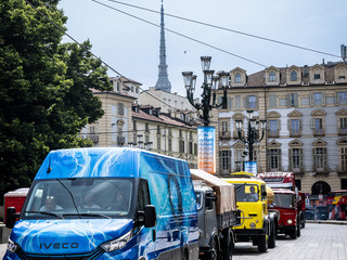 La sfilata dei mezzi Iveco nel centro di Torino per i 50 anni del Gruppo La sfilata dei mezzi Iveco nel centro di Torino per i 50 anni del Gruppo