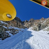 Il canalone dove è caduto l'uomo deceduto Il canalone dove è caduto l'uomo deceduto