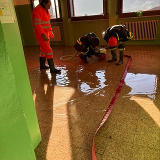 Scuola allagata a Torre Pellice: tutti a casa gli alunni delle elementari