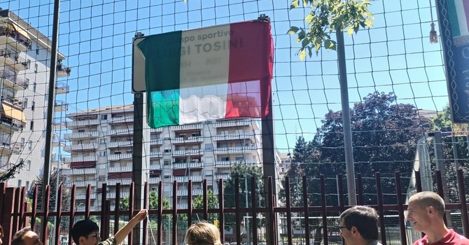 A Luigi Tosini il campo sportivo che contribuì a far nascere nella parrocchia San Benedetto Abate A Luigi Tosini il campo sportivo che contribuì a far nascere nella parrocchia San Benedetto Abate