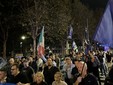 Sfilata da via Trecate tra cori e polemiche Sfilata da via Trecate tra cori e polemiche