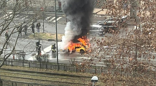 L'incendio è avvenuto in corso Unione Sovietica