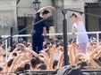Roberto Bolle in azione in piazza San Carlo