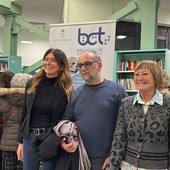 Inaugurato il punto prestito alla biblioteca Carluccio in corso Peschiera